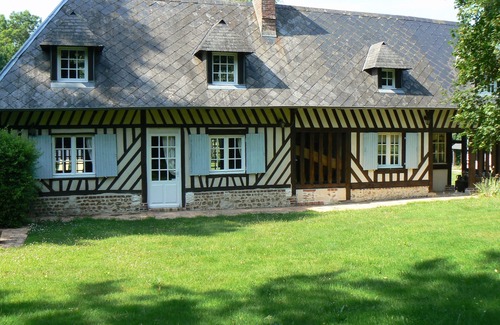 Le Mesnil-sur-Blangy Casa | Property 20km from Deauville: 2 holiday homes, a leisure room