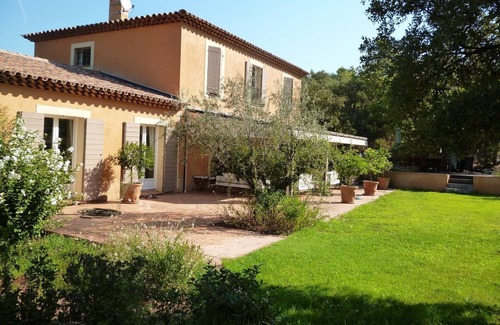 Cuers Casa | Propiedad dos casas en un hermoso entorno natural. 19 personas.