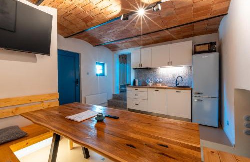 Stary Poddvorov Apartamento | Prostě Sklípek