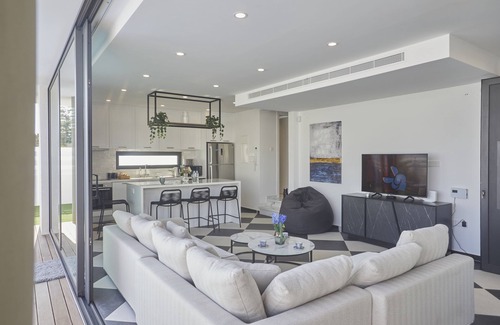 Pernera Cabaña | Protaras Almaria Villa ALM08 - a villa that sleeps 6 guests in 3 bedrooms