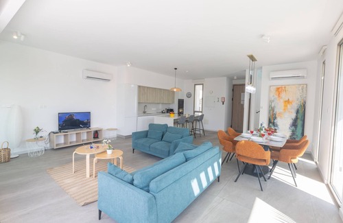 Kapparis Cabaña | Protaras Azure Villa AZV16 - sleeps 7 guests in 3 bedrooms