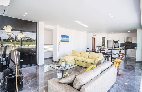 Pernera Cabaña | Protaras Holiday Villa BP4 - a villa that sleeps 7 guests in 3 bedrooms