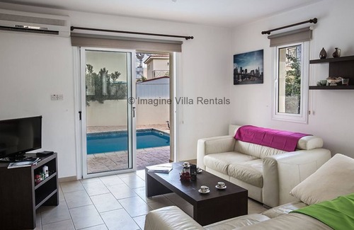 Pernera Cabaña | Protaras Villa CL42 - una villa que tiene capacidad para 7 personas en 3 dormitorios