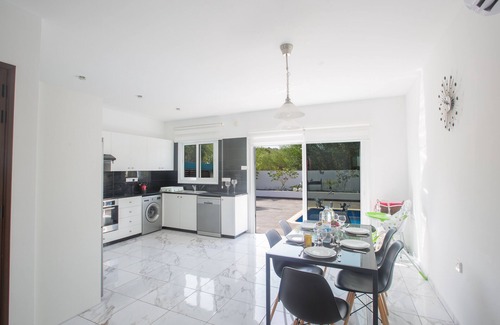 Protaras Cabaña | Protaras Villa GD44 - una villa que tiene capacidad para 6 invitados en 3 dormitorios