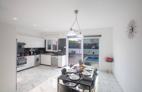 Protaras Cabaña | Protaras Holiday Villa GD42 - una villa con capacidad para 6 personas en 3 habitaciones