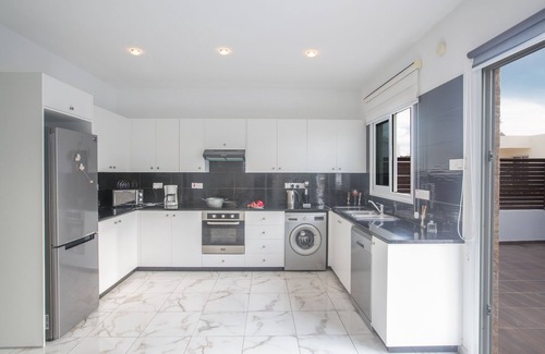 Protaras Cabaña | Protaras Holiday Villa GD42 - una villa con capacidad para 6 personas en 3 habitaciones