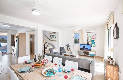 Pernera Cabaña | Protaras Katerina Villa KV60 - a villa that sleeps 7 guests in 3 bedrooms