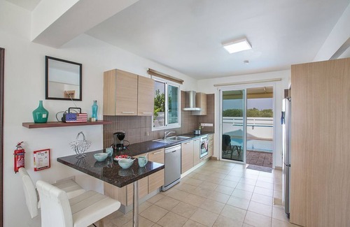 Pernera Cabaña | Protaras Katerina Villa KV60 - a villa that sleeps 7 guests in 3 bedrooms