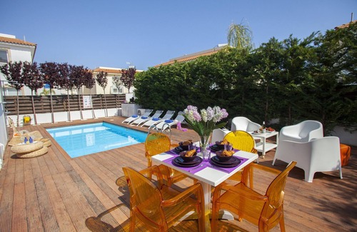 Pernera Villa | PD25 Chateau Blanc - Tres Habitaciones Villa, Capacidad 6