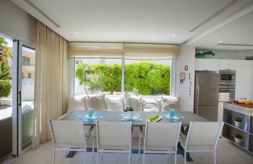 Protaras Villa | PRT100 Villa Zinnia - Cinco Habitaciones Villa, Capacidad 10