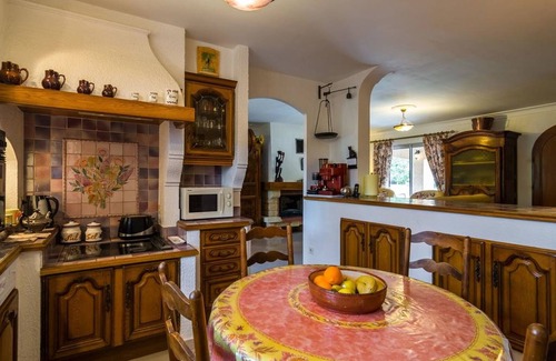 Althen-des-Paluds Casa | Villa privada con piscina, aire acondicionado, jardín, Wi-Fi, ping-pong y futbolín