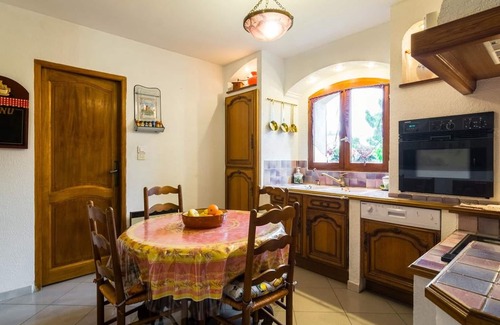Althen-des-Paluds Casa | Villa privada con piscina, aire acondicionado, jardín, Wi-Fi, ping-pong y futbolín