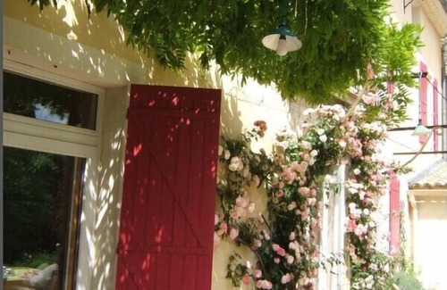 Sainte-Cecile-les-Vignes Casa | Provenza-Encantadora casa con jardín y piscina hasta 10 personas