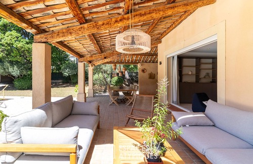 Rognac Casa | Provencal country house in a pine forest Family comfort.