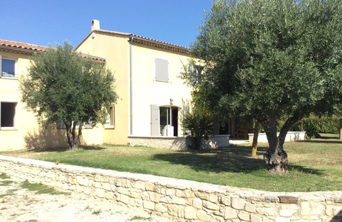 Pernes-les-Fontaines Casa | Villa provenzal en una zona tranquila, cerca del centro de la ciudad