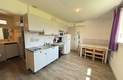 La Roque-sur-Pernes Condominio | Provencal house with garden access