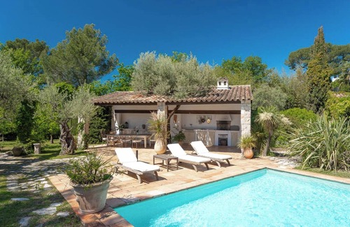Tourrettes-sur-Loup Villa | Casa Provenzal, piscina privada, vistas al mar