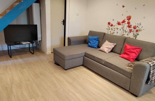 La Crau Casa | Provencal house for 14 sleeps with private garden. Perfect for family gatherings