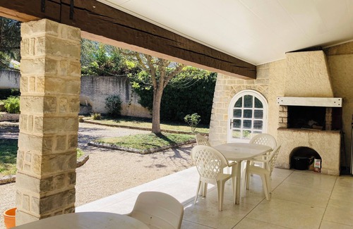 Aubagne Villa | Provencal house on flat land/ Large garden/ Swimming pool