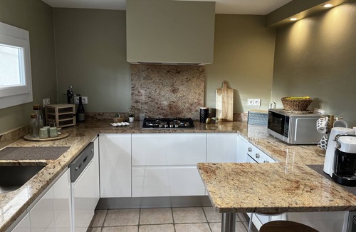 Saint-Didier Casa | Provencal house with heated pool and garden - sleeps 6