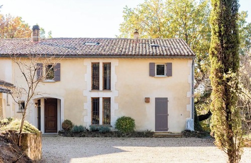 Cadenet Casa | Provencal house with large garden and swimming pool.