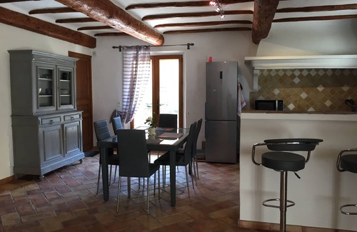 Le Beausset Casa | casa de piedra mas de estilo provenzal con piscina para 6 personas