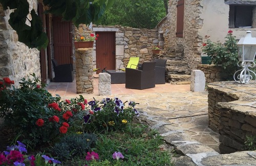 Le Beausset Casa | casa de piedra mas de estilo provenzal con piscina para 6 personas