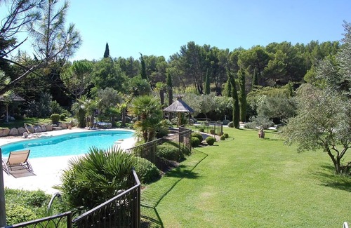 Chateaurenard Villa | Villa provenzal con los servicios ambientales de los bosques de pino hermosa piscina