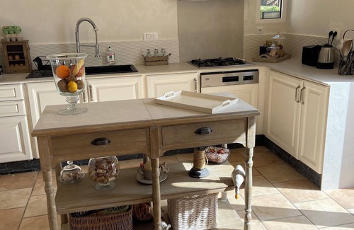 Cadenet Casa | Tradicional villa provenzal al pie de los viñedos entre el macizo de LUBERON.