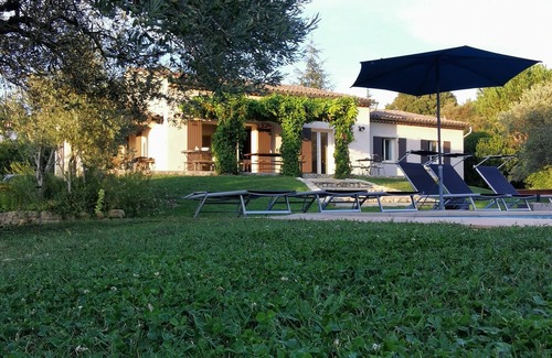 Cadenet Casa | Tradicional villa provenzal al pie de los viñedos entre el macizo de LUBERON.