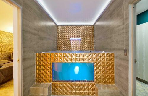 El Poblado Apartamento | Provenza! Golden Jacuzzi - 5BR only 1 Block from lleras
