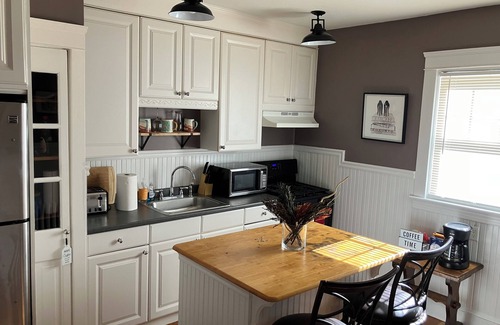 Elmhurst Apartamento | Providence Getaway! 3 Bedrooms!