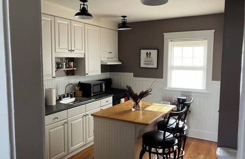 Elmhurst Apartamento | Providence Getaway! 3 Bedrooms!