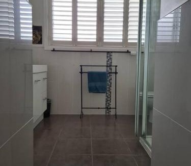 West Hobart Apartamento | Providence House- 100 year old gracious residence
