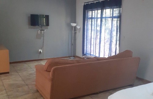 Nelspruit Casa | Proximity to Business Hubs – Ideal for Productivity and Relaxation!