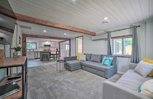 Prudenville Casa | Prudenville Retreat with Yard about 1 Mi to Lake!