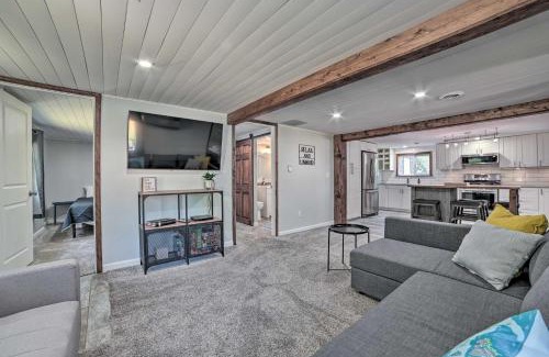 Prudenville Casa | Prudenville Retreat with Yard about 1 Mi to Lake!
