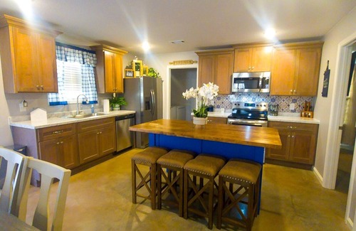 Paragould Casa | Pruett Place, In the middle of downtown w/parking.