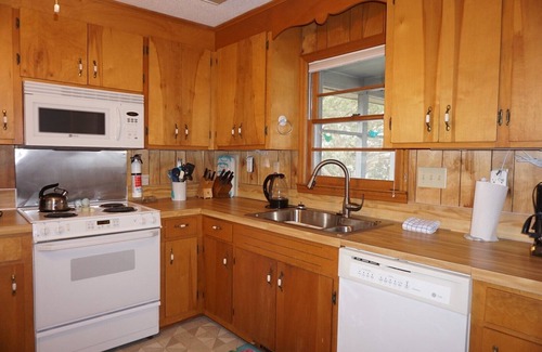 Litchfield by the Sea Casa | Casa de playa en el canal de agua salada con muelle privado y mascotas