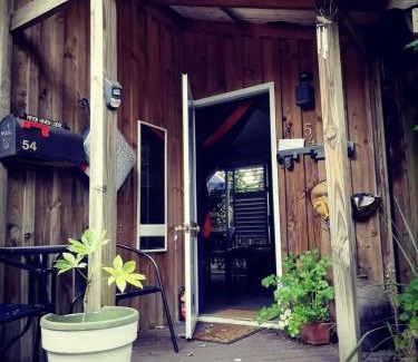 Merivale Chalet De Esquí | Pryor Haven Chalet Green Retreat in a Lovely Place
