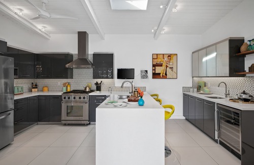 Vista Las Palmas Casa | Lo último: 4BD / 3. 5BA, piscina, spa, vistas a la montaña, mascotas y sistema de nebulización