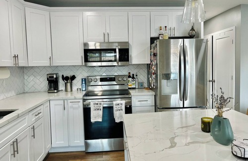 Midway-Pacific Highway Condominio | Pt Loma Condo - Across from Pechanga Arena and Central to Beaches and Downtown