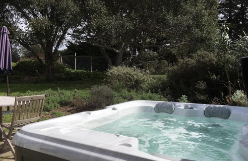Point Reyes Station Cabaña | Pt Reyes Cottage Retreat at the Bay - ¡Bañera de hidromasaje!