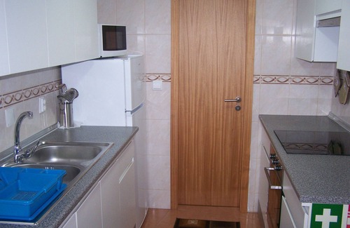 Calheta Apartamento | Apartamento 'Moradia Machado' con terraza privada, balcón y Wi-Fi