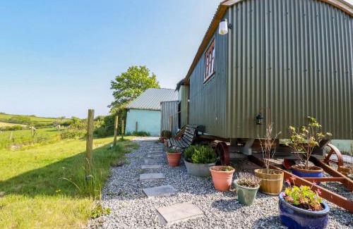 Brazzacott Casa | Puddle Duck Shepherds Hut