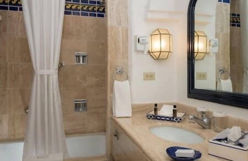 El Medano Ejidal Hotel | Pueblo Bonito Blanco on Modano beach 1 bedroom.