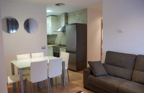 Laspuna Cabaña | Apartamento a pie de jardín con vistas a la Peña Montañesa