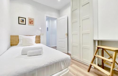 Las Acacias Apartamento | Puerta de Toledo VII - Apartamento de 2 dormitorios con Balcón