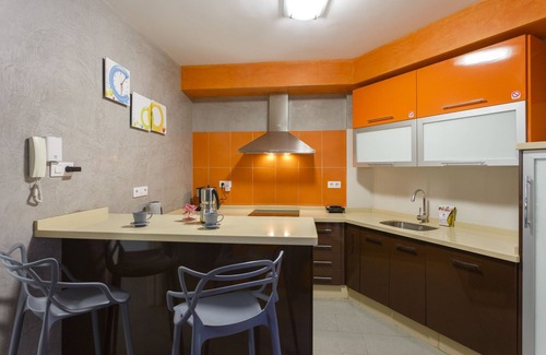 Cadiz Apartamento | PUERTA del MAR Family Home by Cadiz4Rentals
