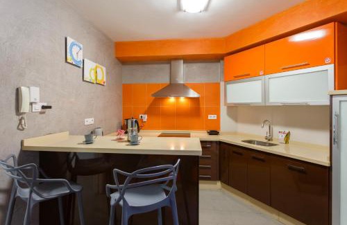 Cadiz Apartamento | PUERTA del MAR Family Home by Cadiz4Rentals